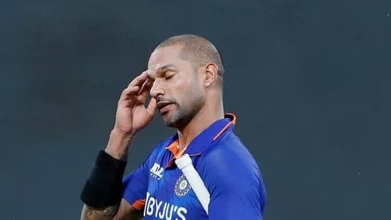 Shikhar Dhawan shared his pain with his fans