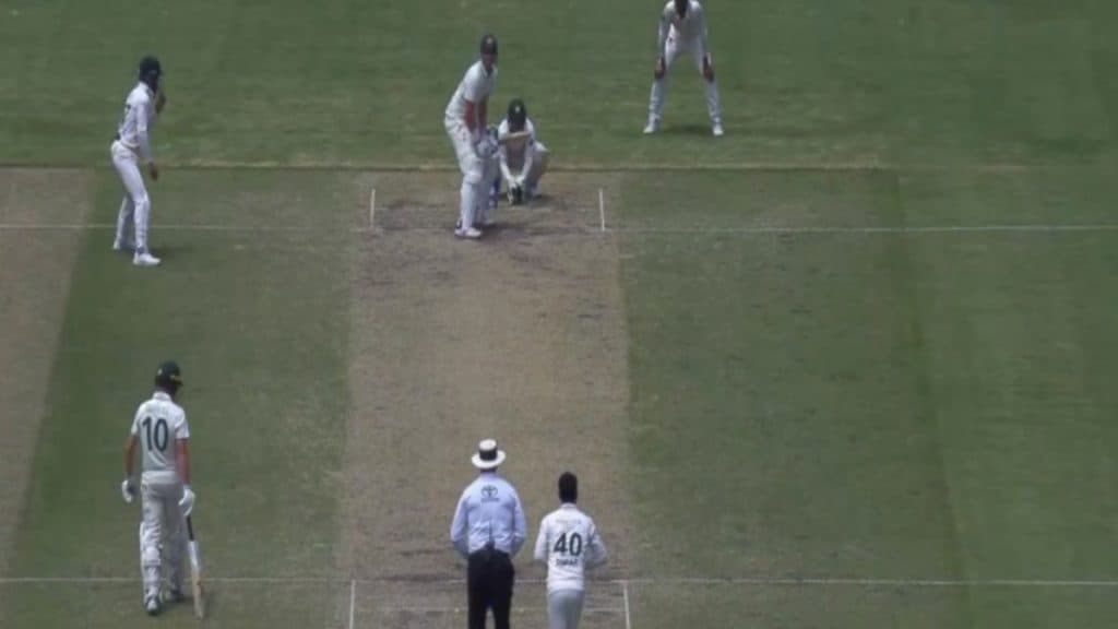 Unusual Fielding Error Yields 7 Runs in 1 Ball: Pakistan’s Unique Display